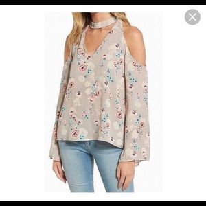 SOLD *Beautiful off the shoulder blouse